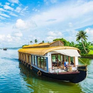 Kerala Backwaters & Munnar Tour — 6 Days 5 Nights