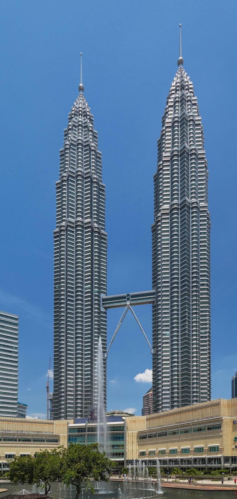 Kuala Lumpur, Genting Cruise & Singapore Group Tour  -  9 Days 8 Nights